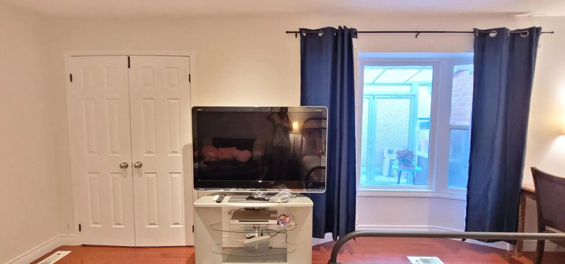 Homestay Mainfloor Spacious Room In Toronto